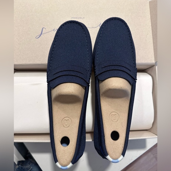 BRAND NEW, Never worn Rothy’s The Driver in Navy Sapphire size 12 - Picture 3 of 5